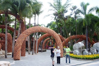Garden-landscape-design-at-Nongnooch-Tropical-garden,-Pattaya,-Thailand